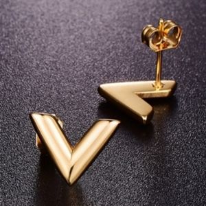 GOLD "V" Earrings